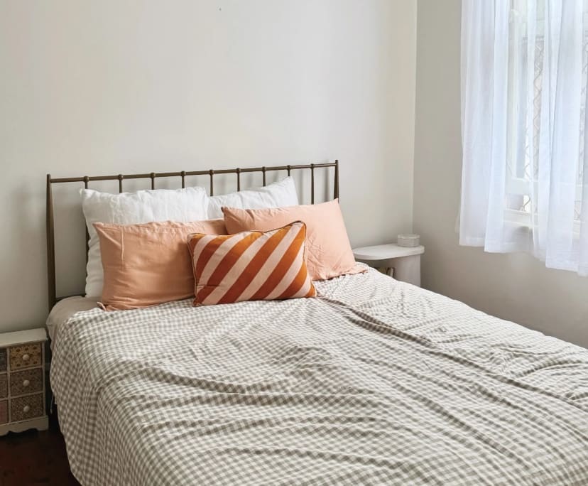 Room in a share house