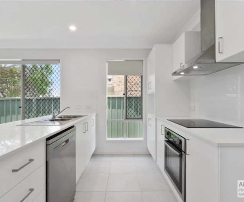 $350, Share-house, 5 bathrooms, Cleveland QLD 4163