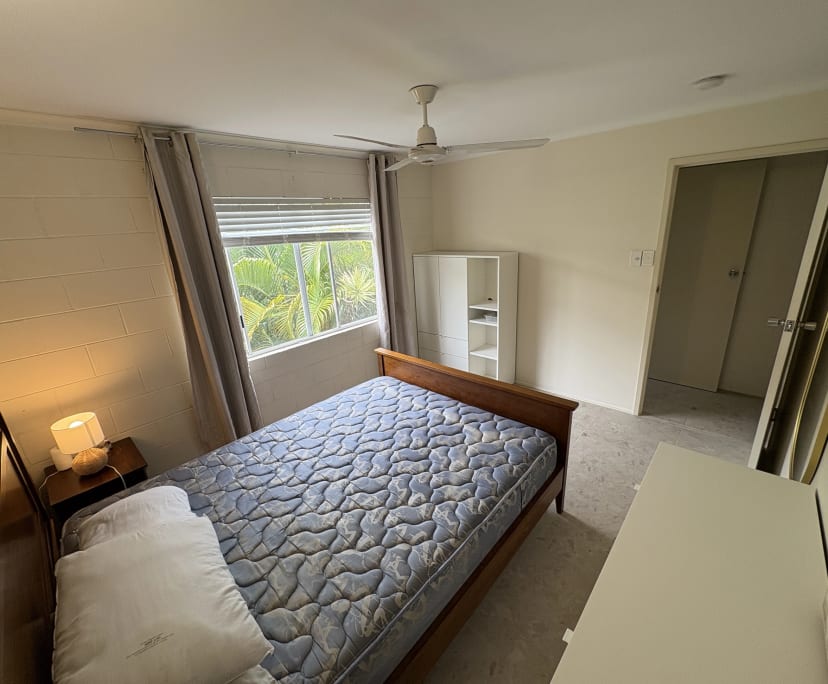 Furnished room in a flatshare