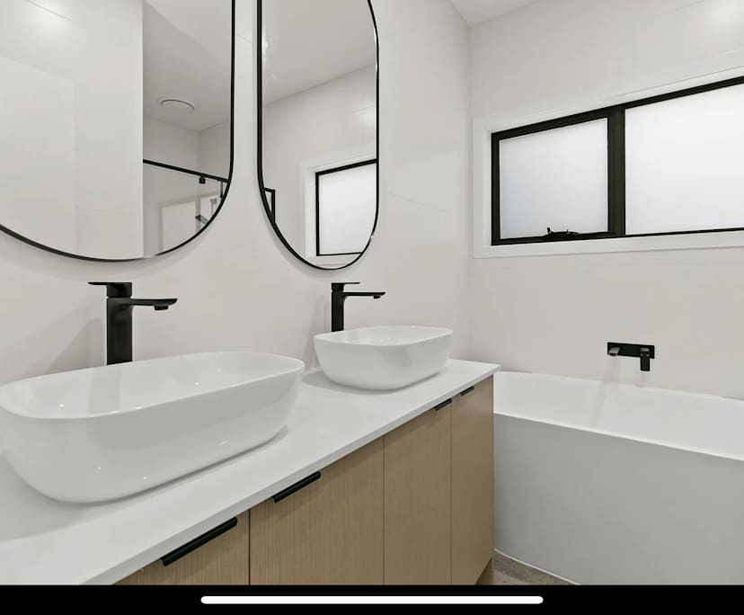 Unfurnished room in a share house