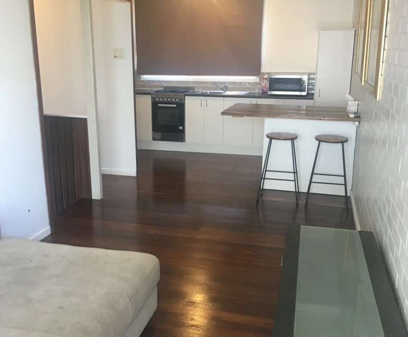 $300, 1-bed, 1 bathroom, Annerley QLD 4103