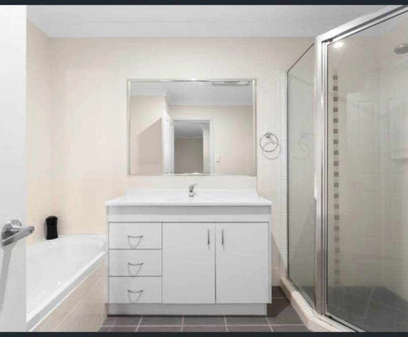 Unfurnished room in a share house