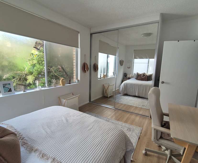 Furnished room in a flatshare