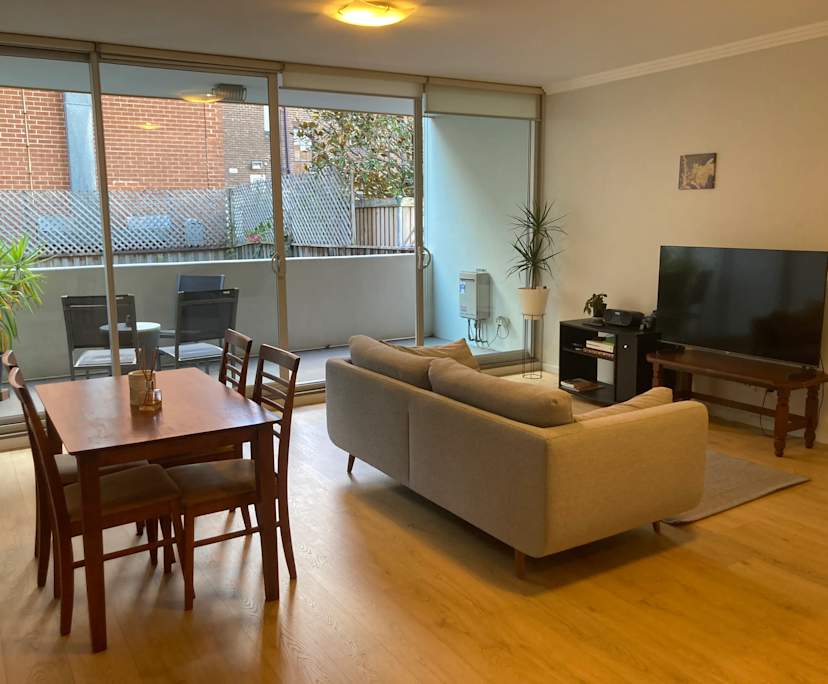 Unfurnished room with ensuite in a flatshare