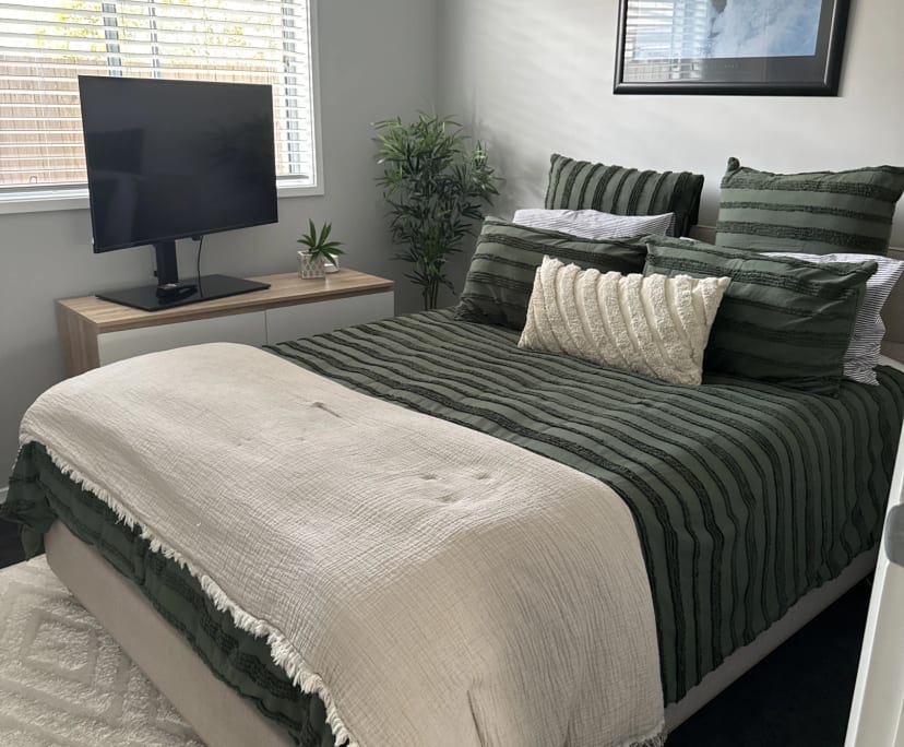 Furnished room with own bathroom