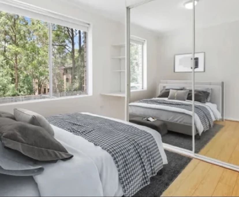 Furnished room in a flatshare