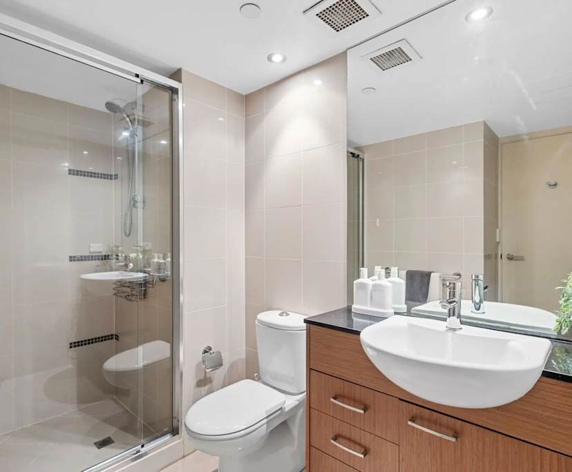 Furnished room in a flatshare