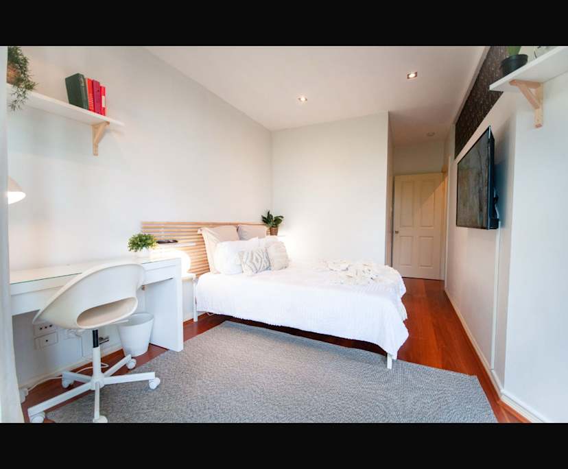 Furnished room in a share house