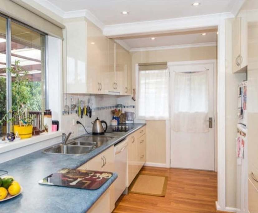 Room in a share house