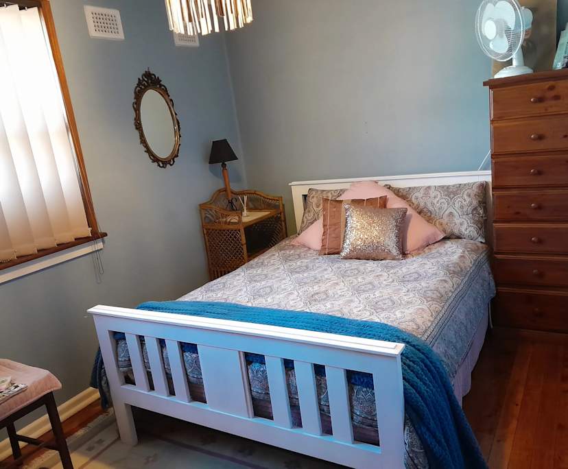 $300, Homestay, 3 bathrooms, Sadleir NSW 2168
