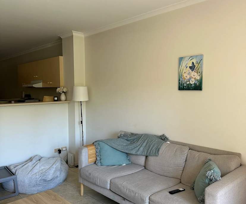 Furnished room in a flatshare