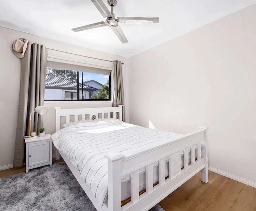 Furnished room in a share house