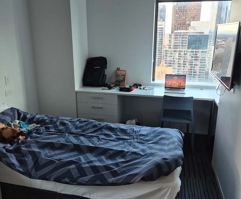 Furnished room in a share house