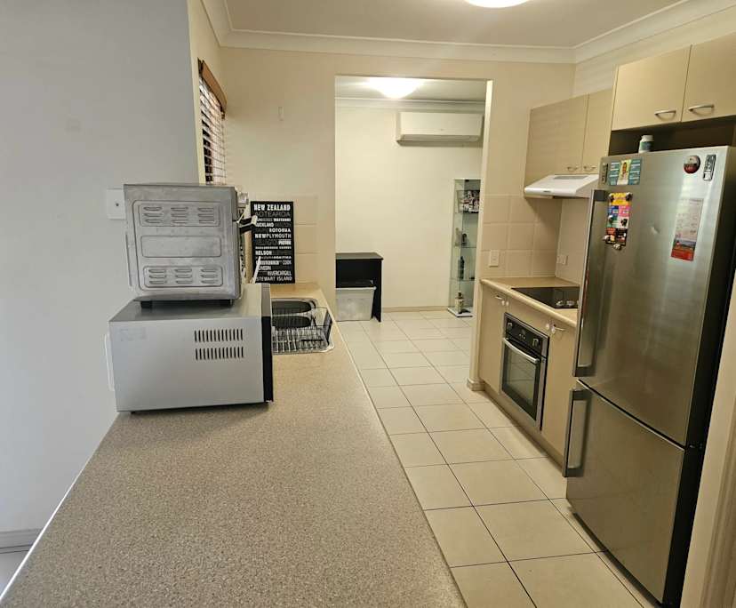 $350, Share-house, 4 bathrooms, White Rock QLD 4868