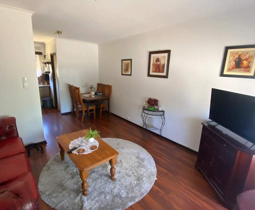 Furnished room in a flatshare