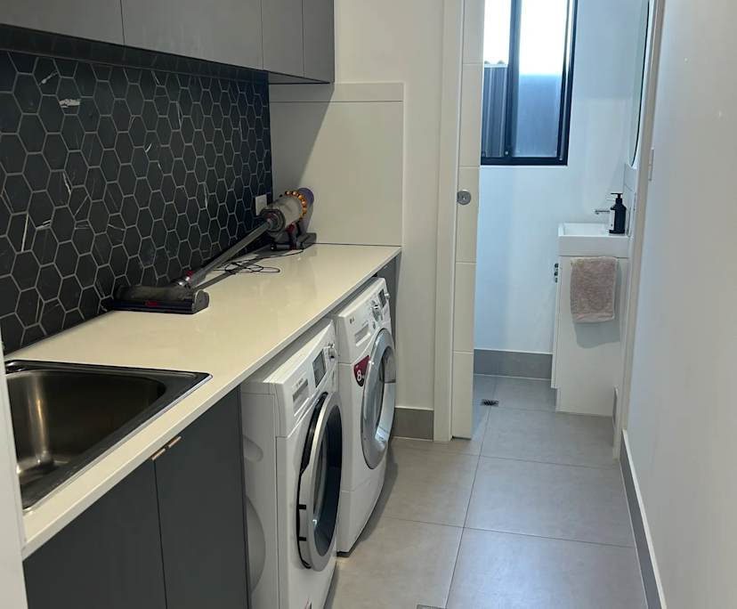 $330, Share-house, 3 bathrooms, Seaton SA 5023