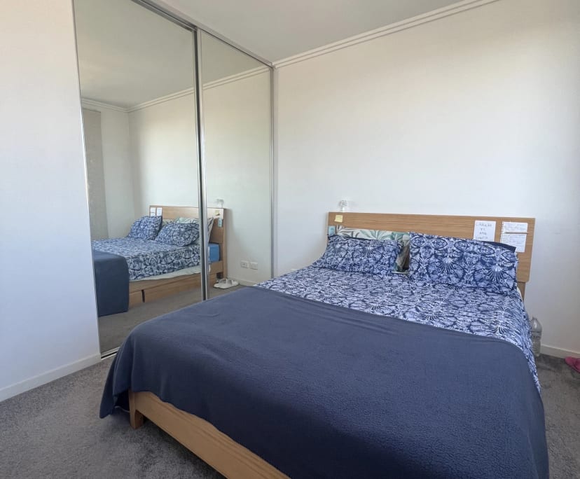Furnished room with ensuite in a flatshare