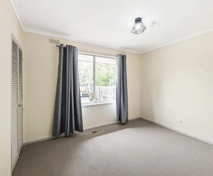 Room for Rent in Mentone, Melbourne 220, Unfurnis...