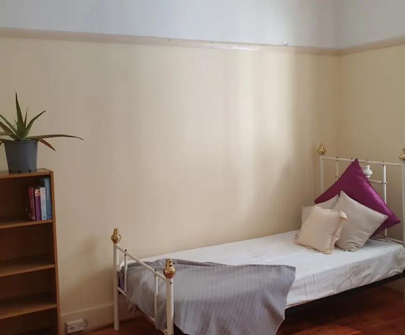 Room in a share house