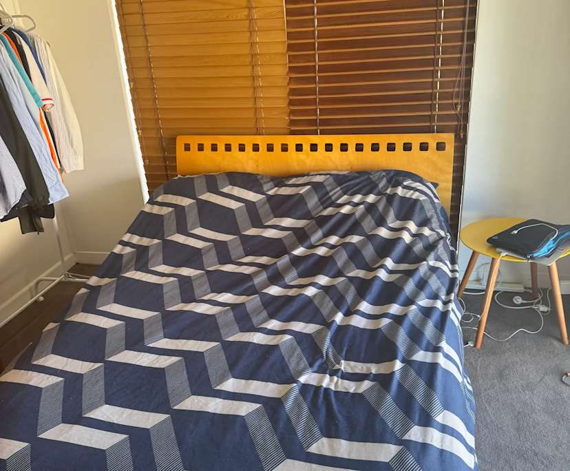 Furnished room in a flatshare
