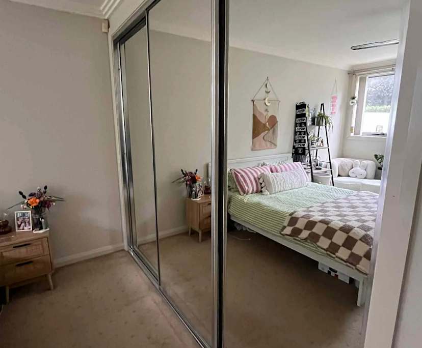 Unfurnished room with ensuite in a flatshare