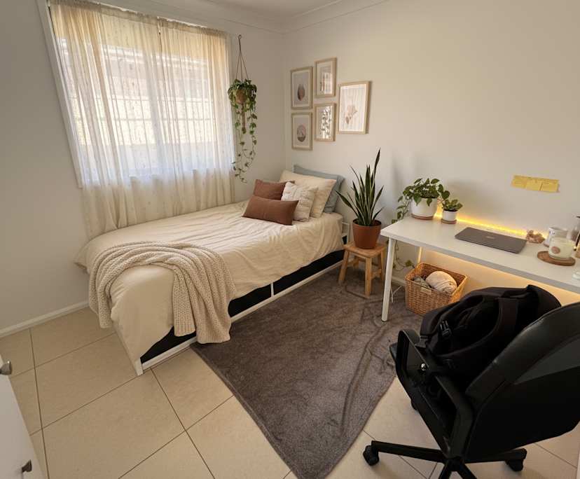 Furnished room in a share house