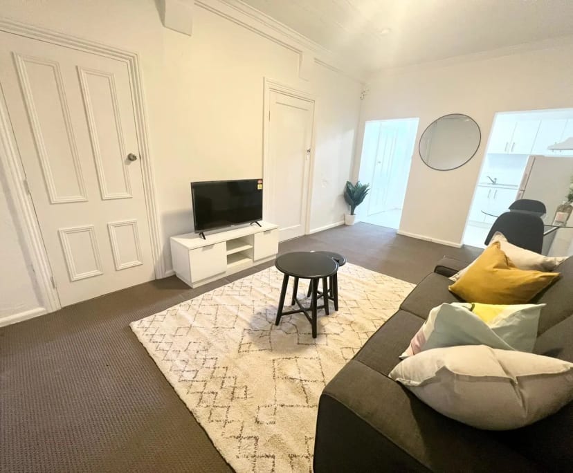 $675, 1-bed, 1 bathroom, Enmore NSW 2042