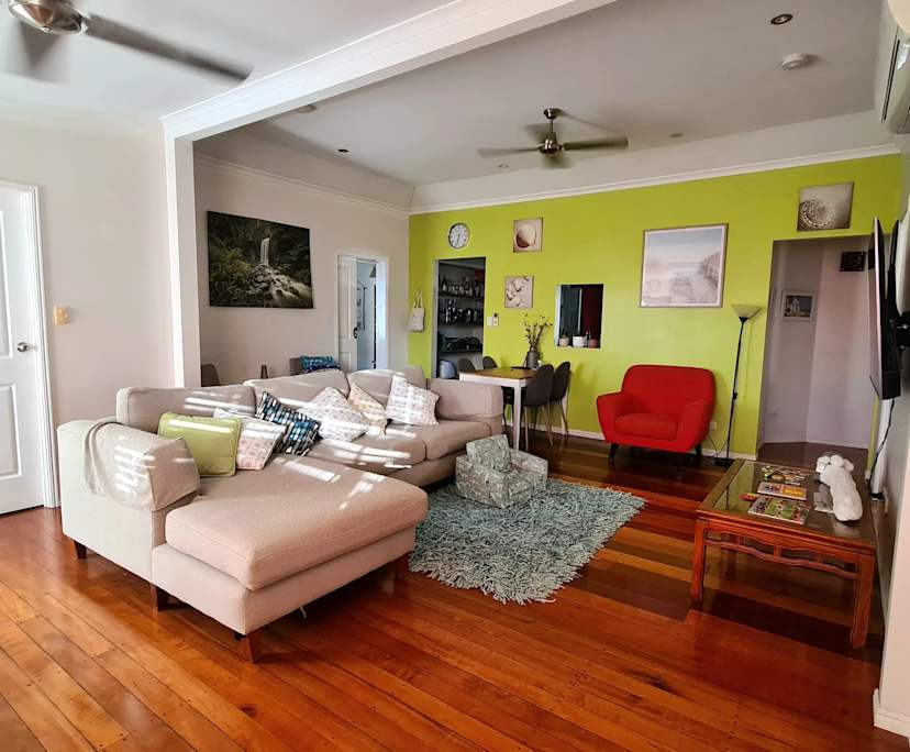 Furnished room in a share house