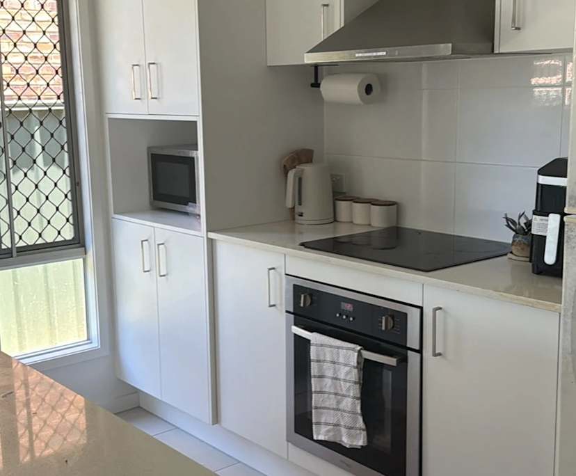 $350, Share-house, 5 bathrooms, Cleveland QLD 4163