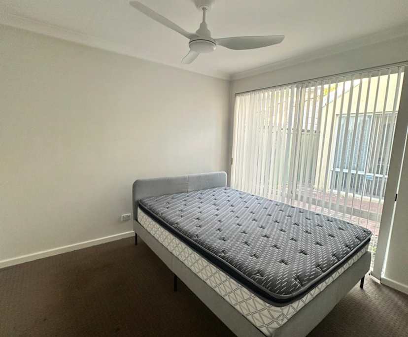 Room in a share house