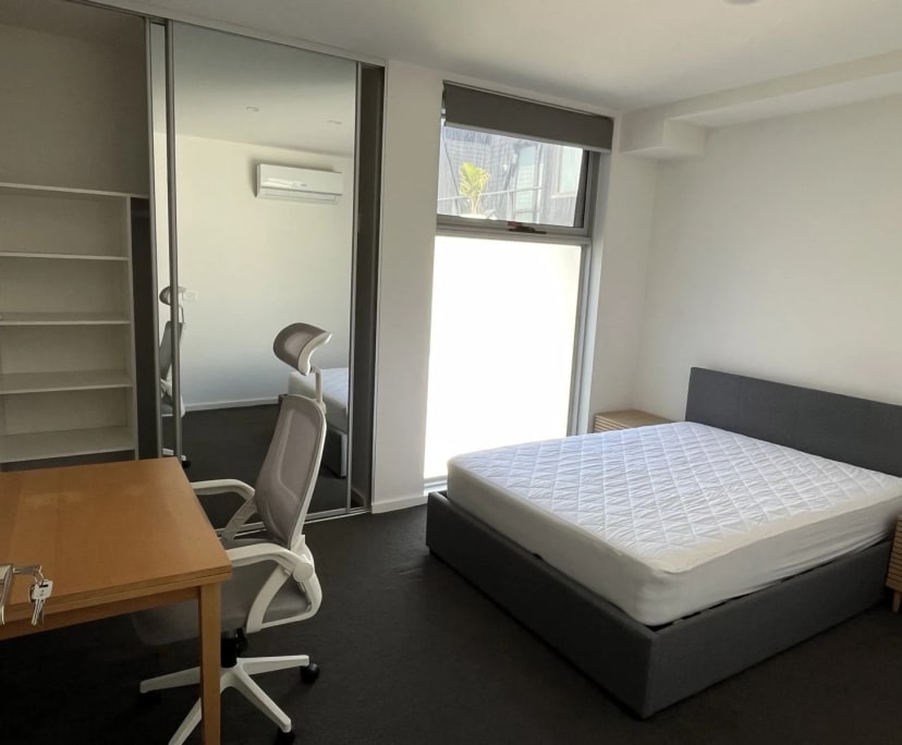 Furnished room in a flatshare