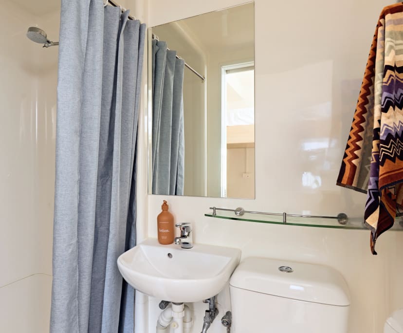 $875, Student-accommodation, 1 bathroom, Bondi Beach NSW 2026