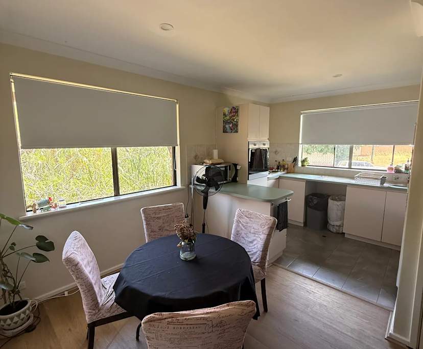 Furnished room in a flatshare