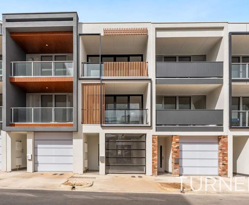 Unfurnished room in a share house