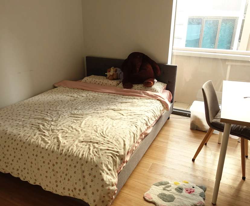 Furnished room with own bathroom