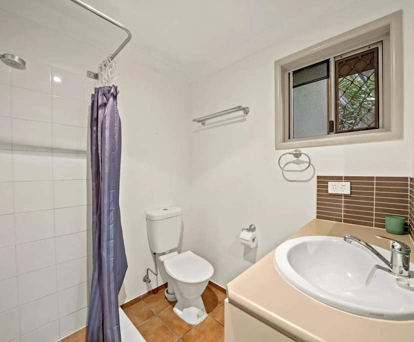 Unfurnished room granny flat for rent