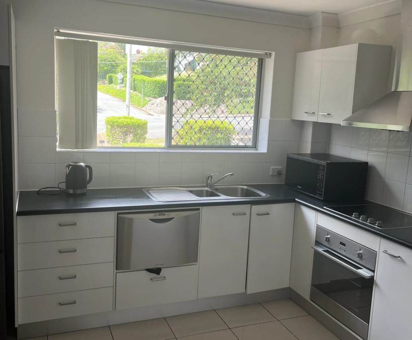 $300, Flatshare, 2 bathrooms, Toowong QLD 4066