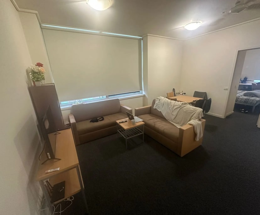 Furnished room in a flatshare