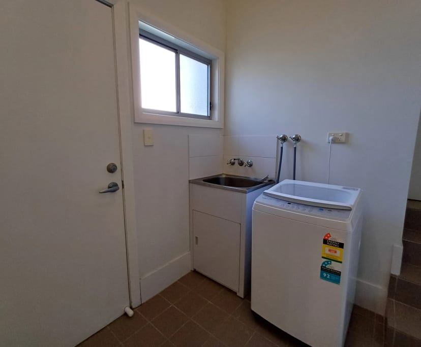 $220, Share-house, 6 bathrooms, Waratah West NSW 2298