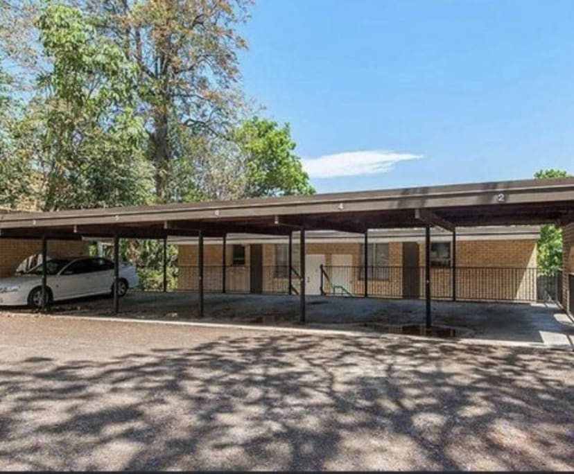 Room for Rent in Bardon, Brisbane 175, Furnished,...