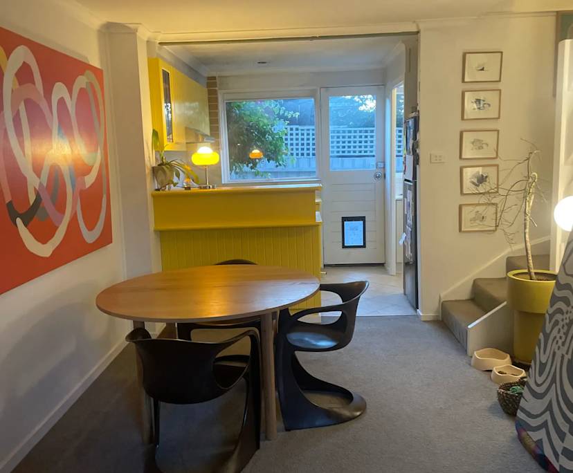 Furnished room in a flatshare