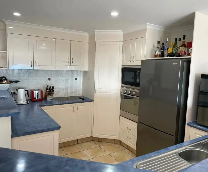 $370, Flatshare, 3 bathrooms, Airlie Beach QLD 4802