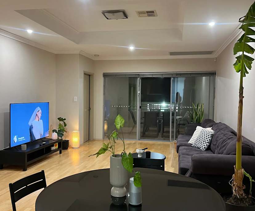 Furnished room with ensuite in a flatshare