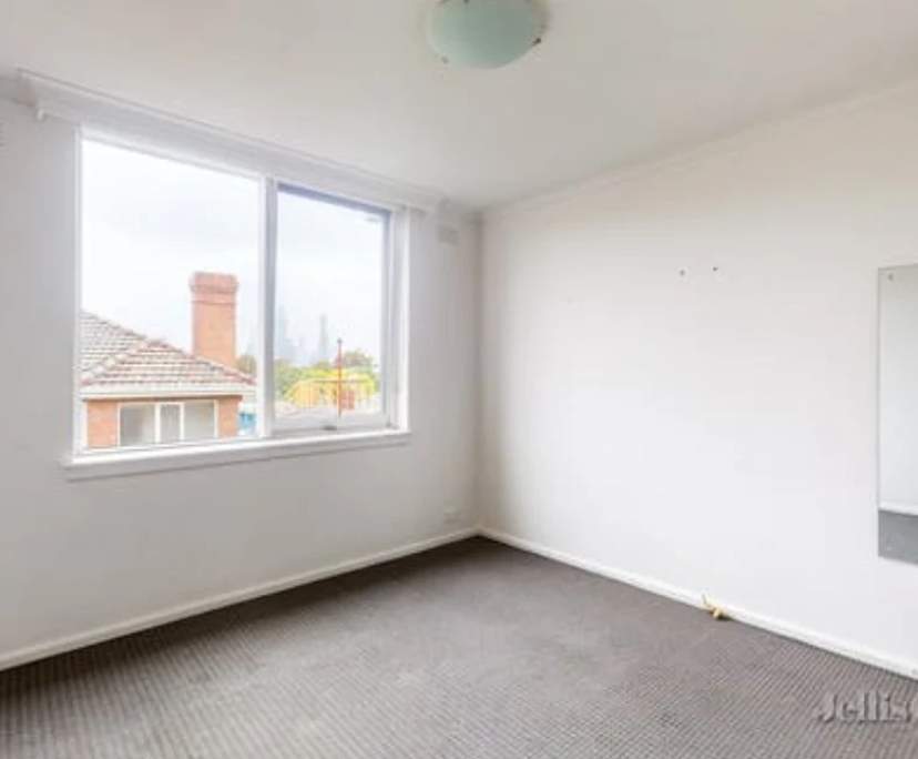 Unfurnished room in a flatshare