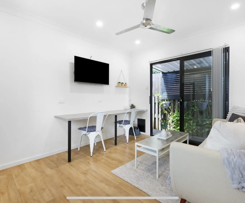 $600, Student-accommodation, 1 bathroom, Ashmore QLD 4214