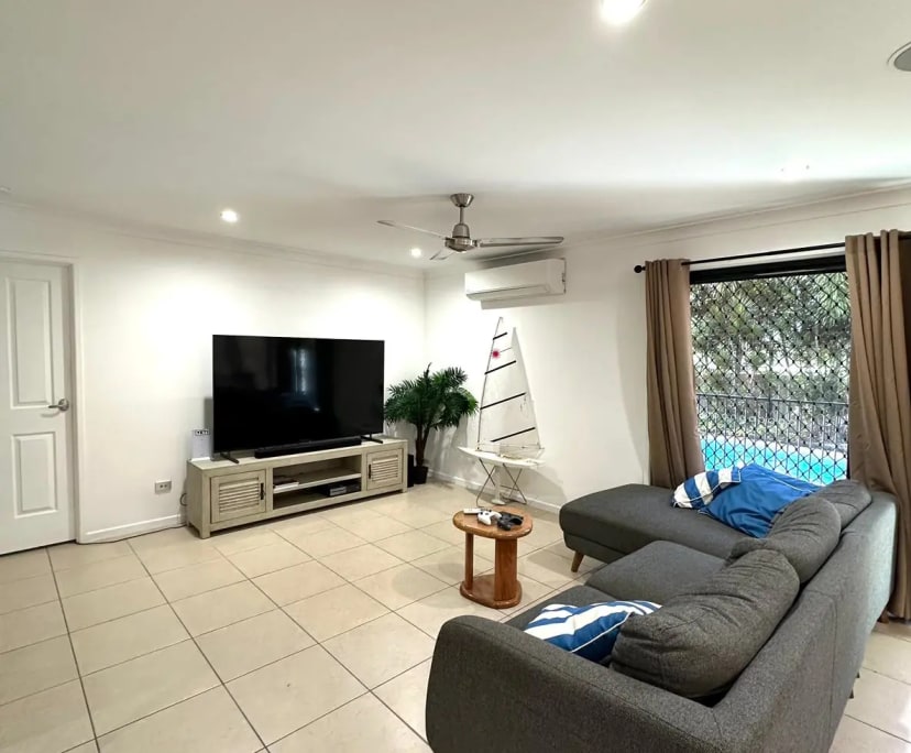 $325, Share-house, 4 bathrooms, Jubilee Pocket QLD 4802