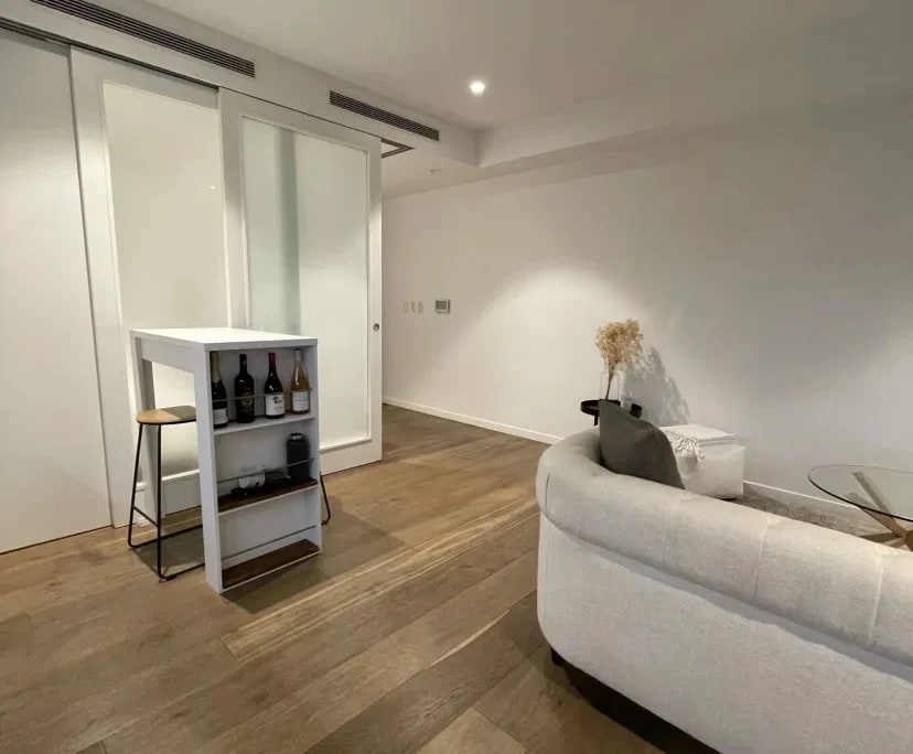 One Bed Flat for Rent in Bondi Junction, Sydney 6...