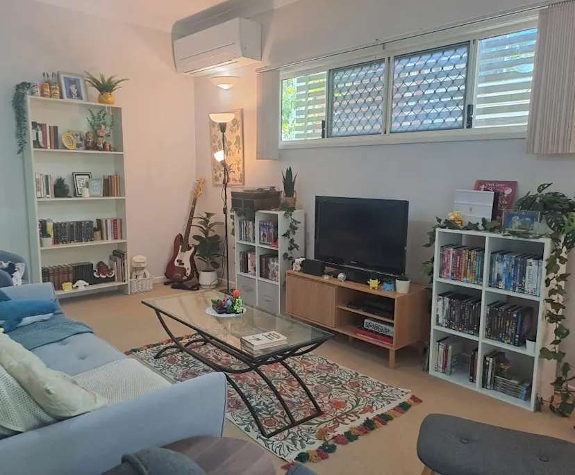 Room in a share house