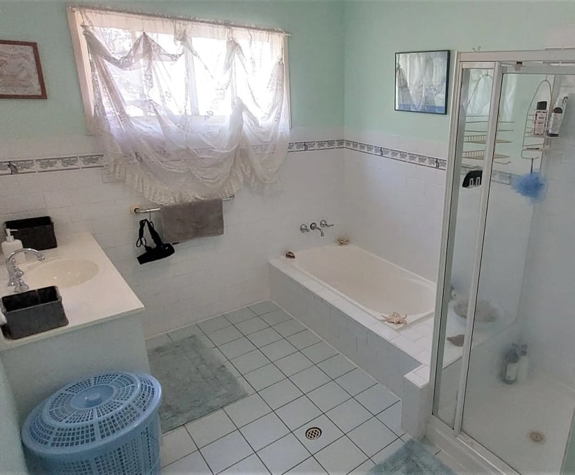 $310, Share-house, 4 bathrooms, Sunrise Beach QLD 4567