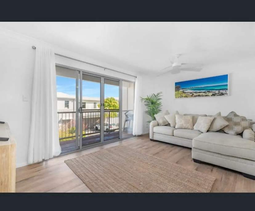 Unfurnished room with own bathroom